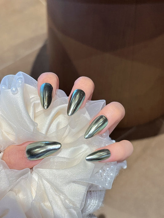 [Pre Order] Silver Charm Stiletto Press on Nails 幻彩金屬穿戴甲