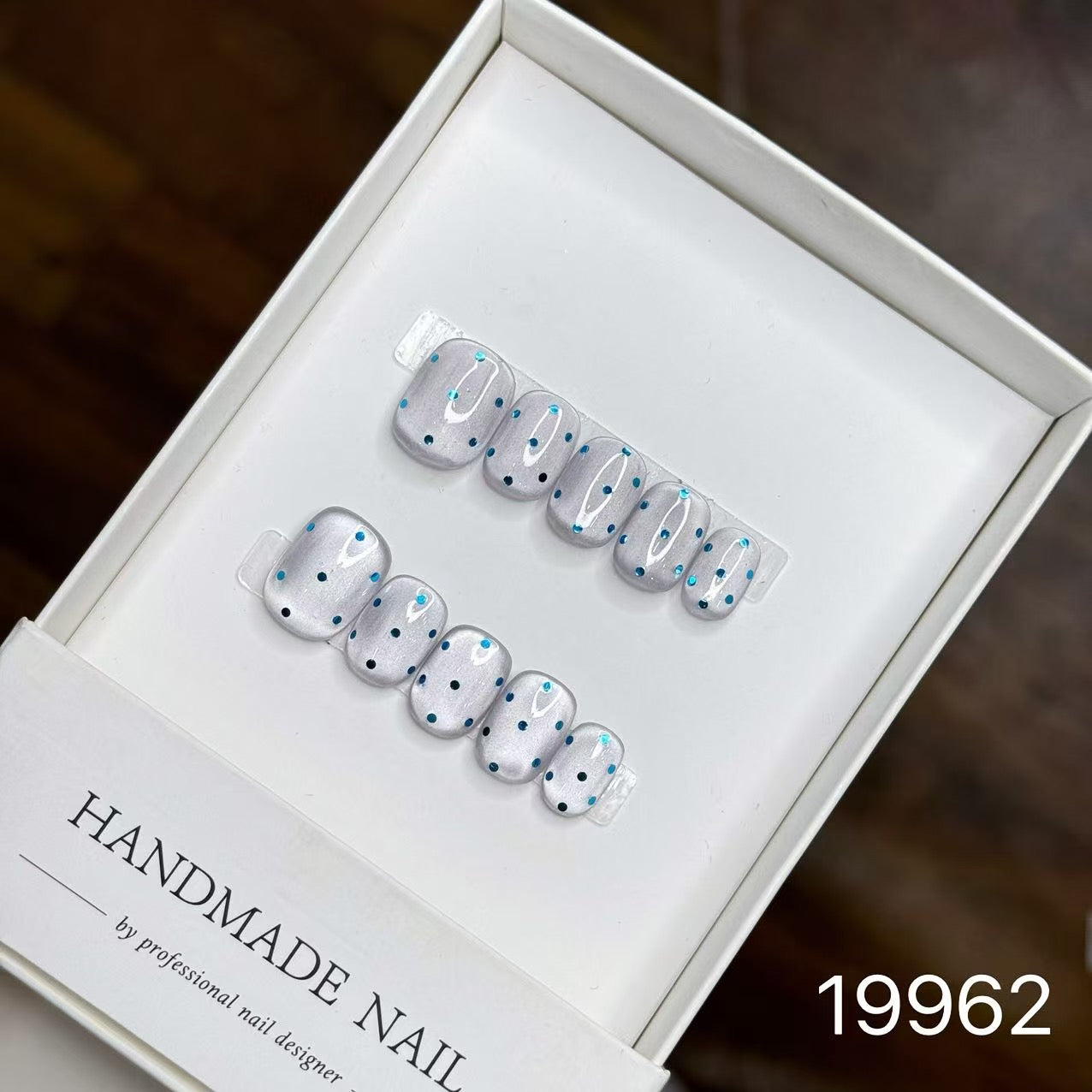 [Pre Order] 冰藍氣泡穿戴甲 Ice Blue Bubbles Press-On Nails