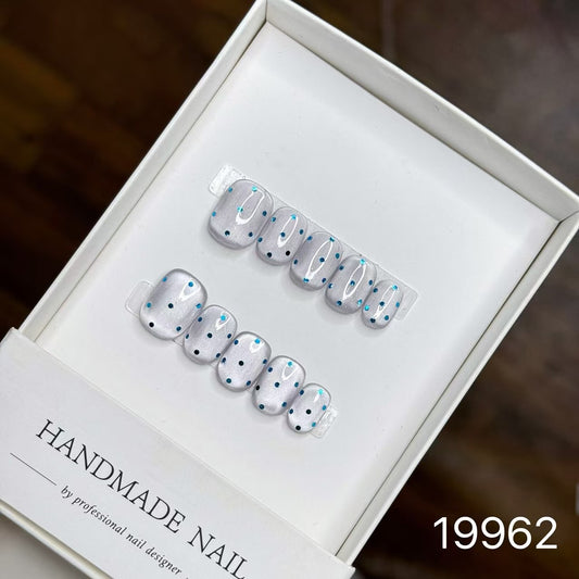 [Pre Order] 冰藍氣泡穿戴甲 Ice Blue Bubbles Press-On Nails