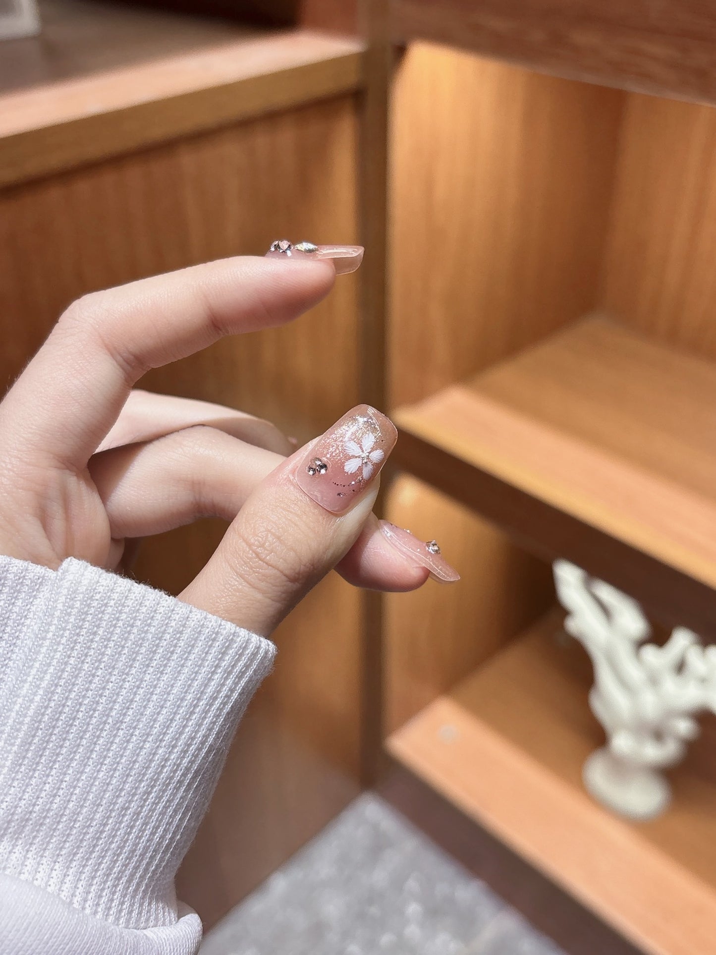 [Pre Order] 金箔花舞穿戴甲 Gold Foil Flower Dance Press On Nails