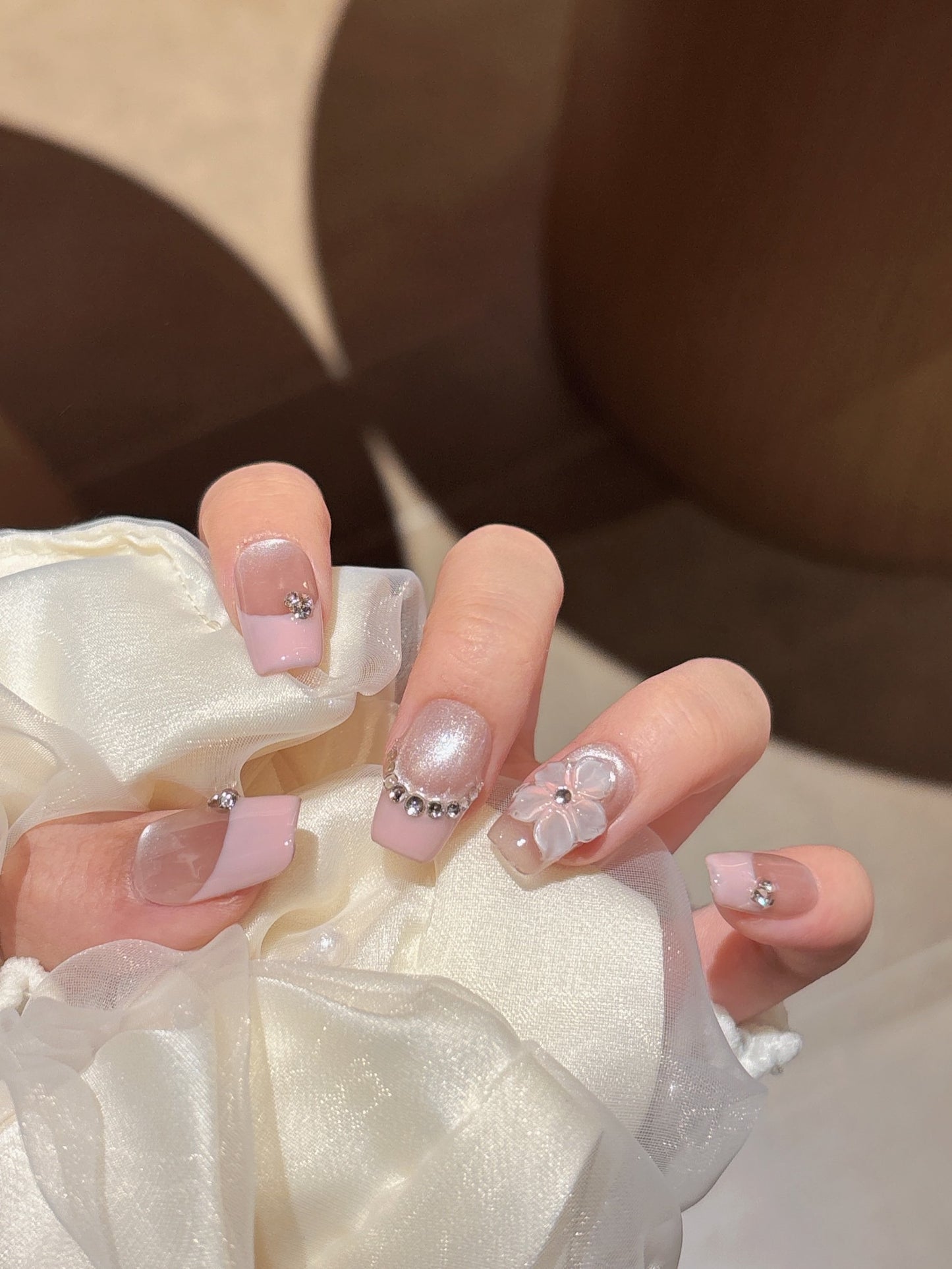 [Pre Order] 浪漫水晶蝴蝶結穿戴甲 Romantic Crystal Bow Press On Nail