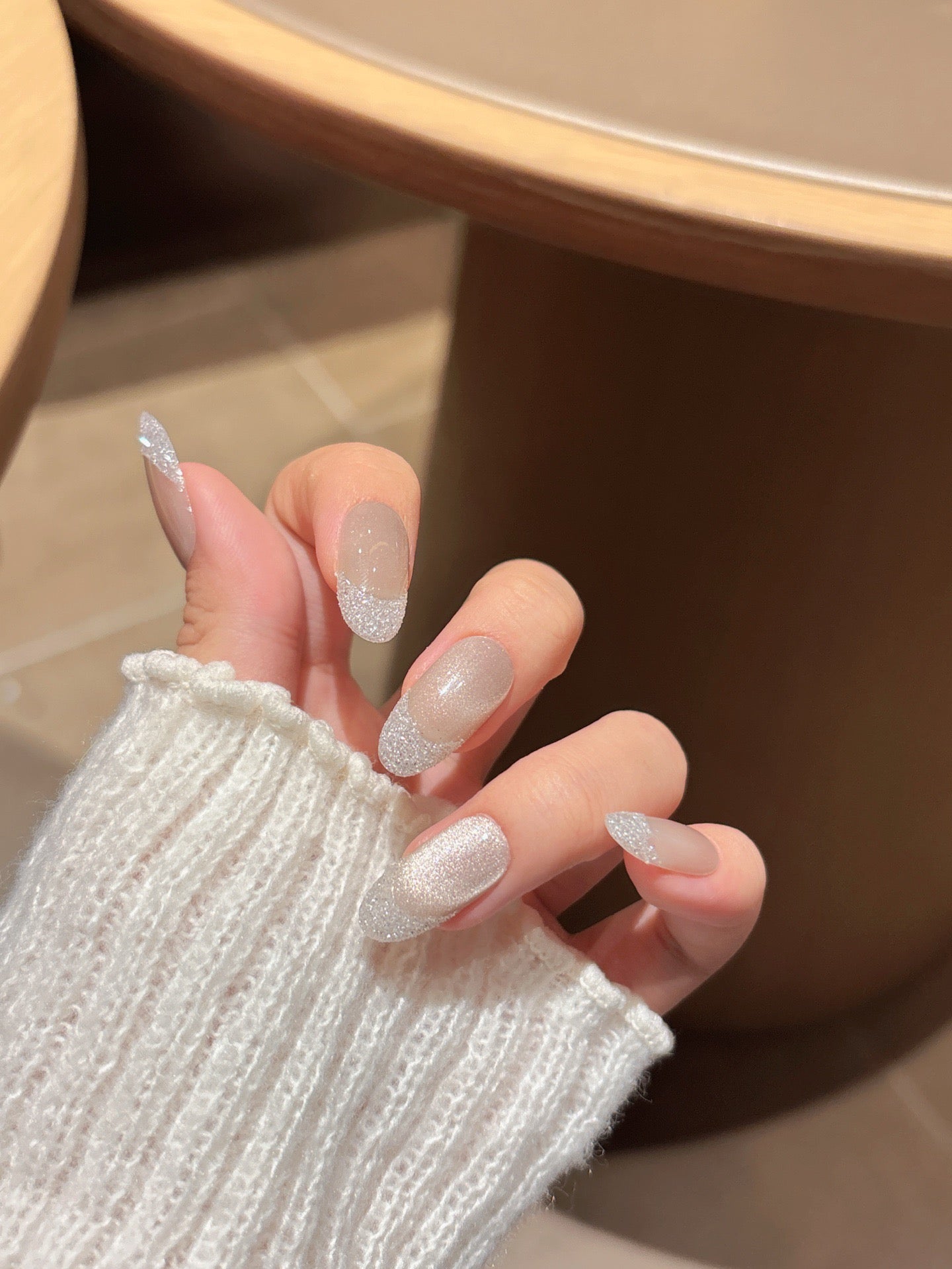 [Pre Order] 簡約亮粉杏仁法式穿戴甲 Simple Glitter Almond French Press-On Nails