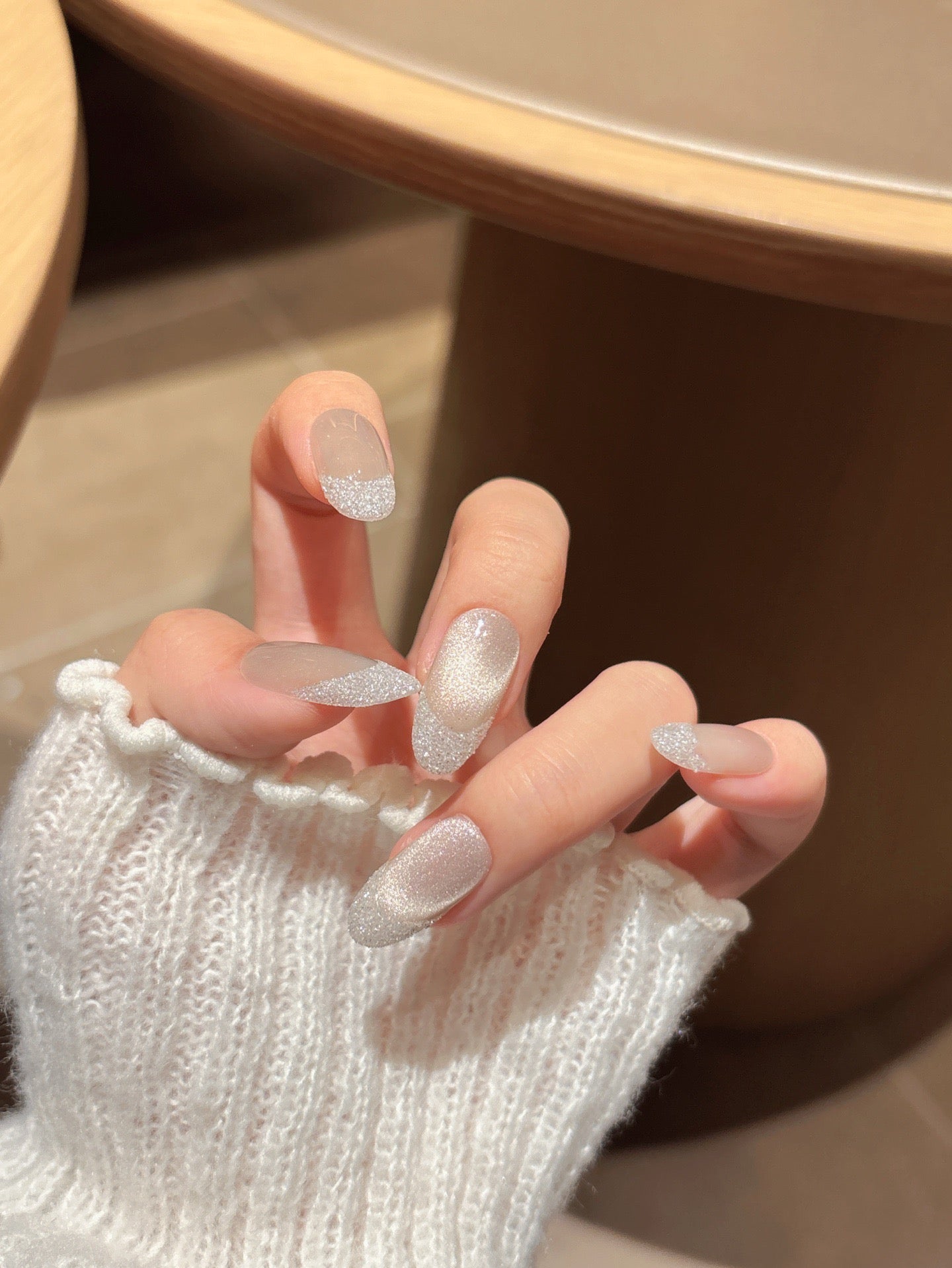 [Pre Order] 簡約亮粉杏仁法式穿戴甲 Simple Glitter Almond French Press-On Nails