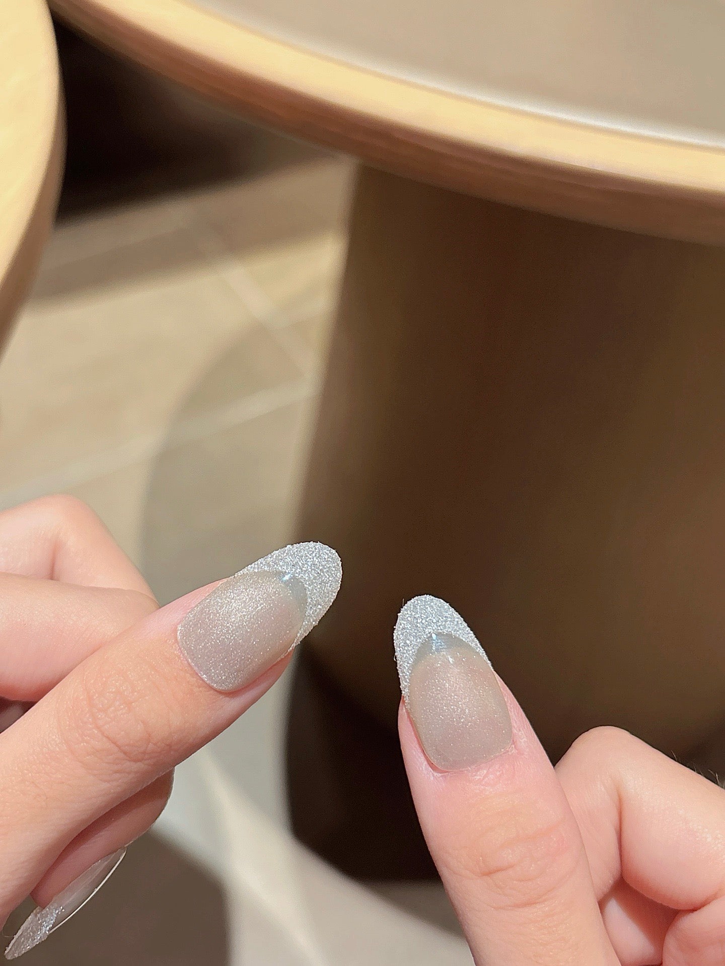 [Pre Order] 簡約亮粉杏仁法式穿戴甲 Simple Glitter Almond French Press-On Nails