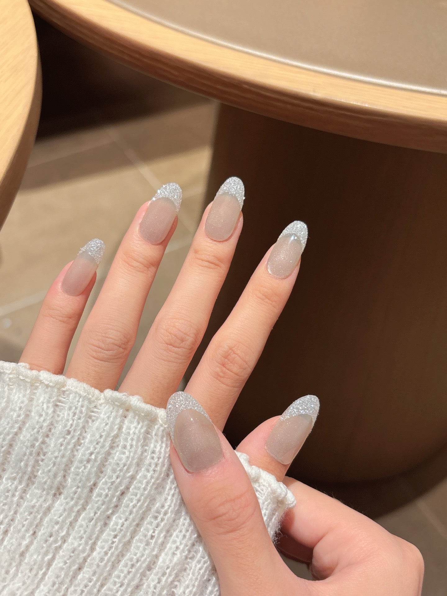 [Pre Order] 簡約亮粉杏仁法式穿戴甲 Simple Glitter Almond French Press-On Nails